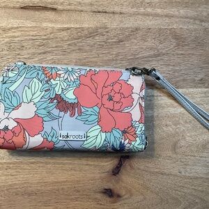 Sakroot Artist Circle Smartphone Crossbody in Eco Twill, Detachable Wristlet